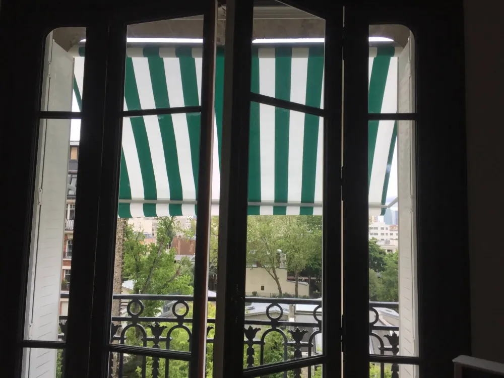 Stores extérieur à Asnières-sur-Seine